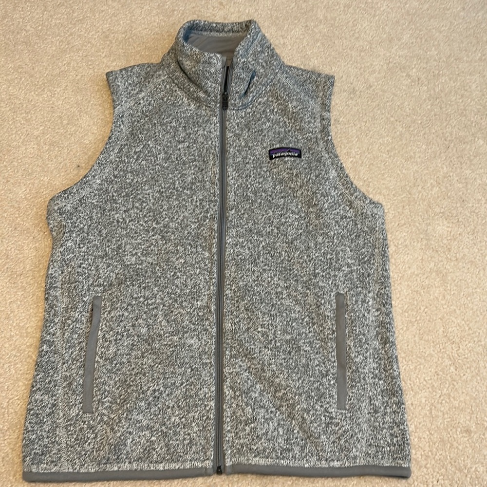 Women’s Patagonia fleece zip up vest